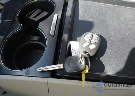 2011 Toyota Sienna Se из США, поврежденный, VIN 5TDXK3DC1BS153209